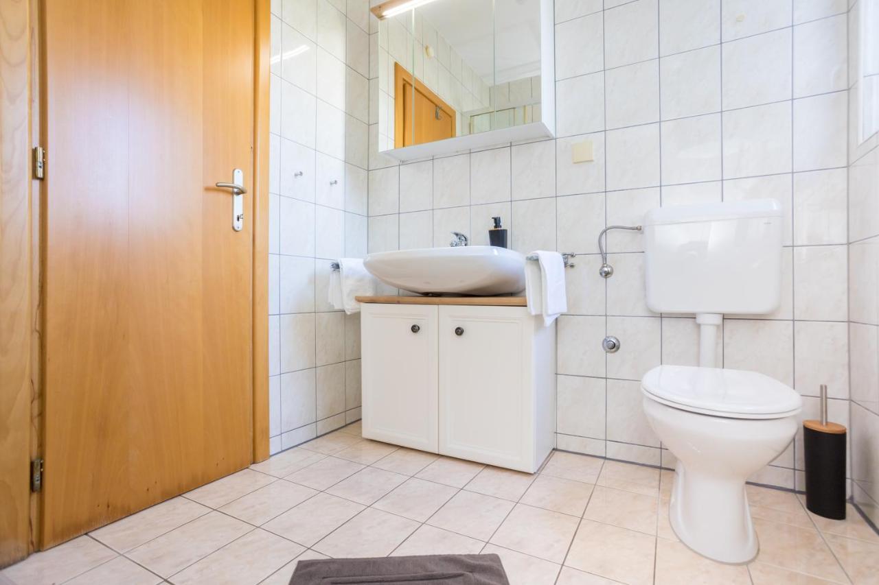Apartments Sara Milohnici エクステリア 写真