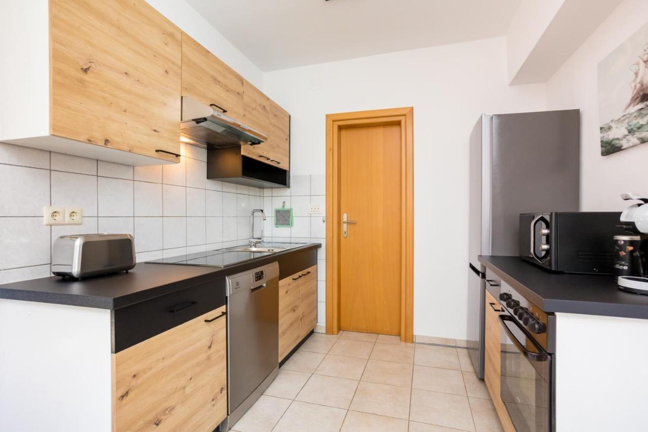 Apartments Sara Milohnici エクステリア 写真