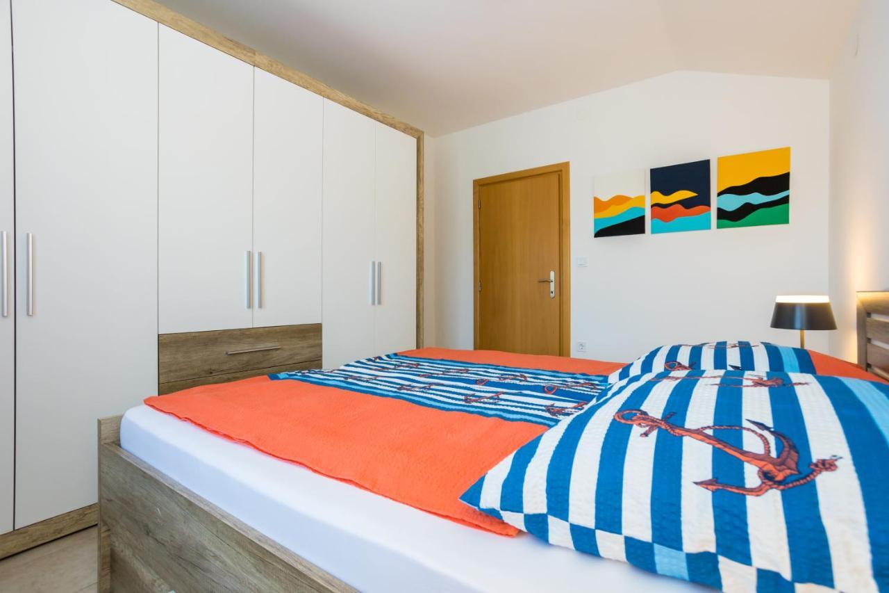 Apartments Sara Milohnici エクステリア 写真